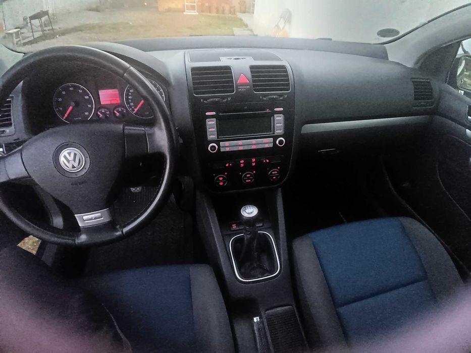 Vând golf 5, 1.4 TSI ,trapa ,încălzire în scaune