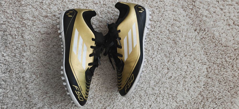 Ghete fotbal băieți 36 2/3,teren sintetic-Adidas