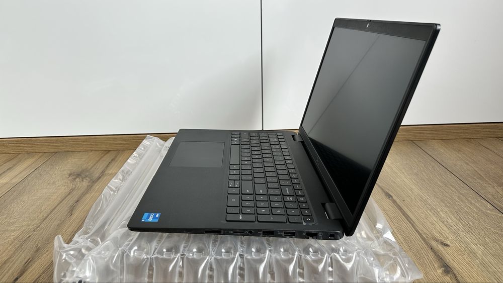 Лаптоп Dell Latitude 3520 FHD 15.6” Intel i5-1135G7 16GB RAM 240GB SSD