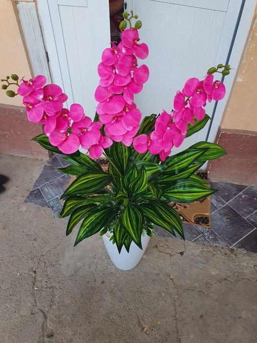 Suniy gullar optom narxlarda