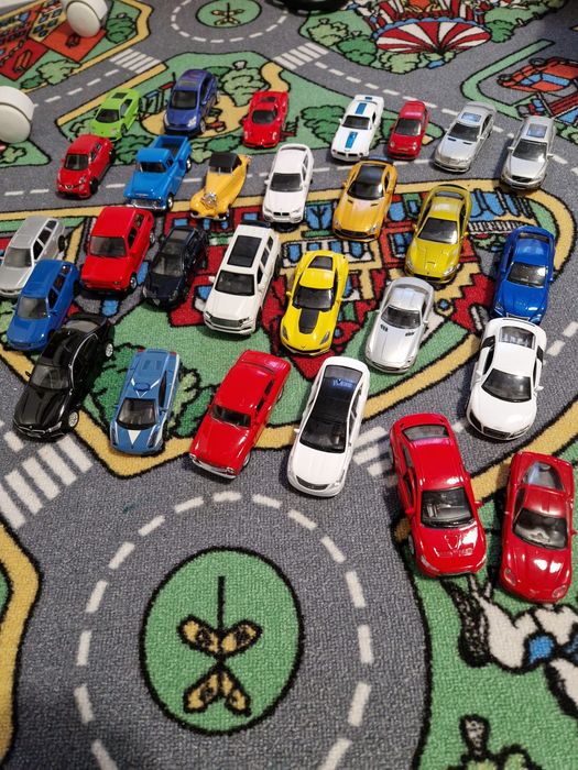 Lot mașini de colecție diverse marci