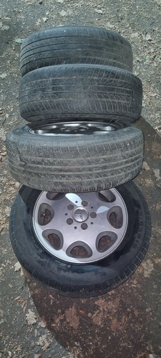 Продаю диски с резиной R 15 mercedes мерседес