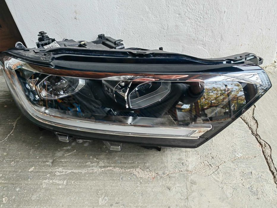 Фар VW T-Roc IQ Light десен / Фар Т-Рок Оригинален