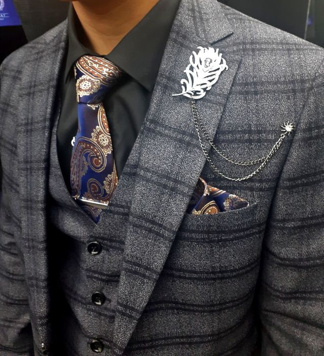 Продам костюм тройка