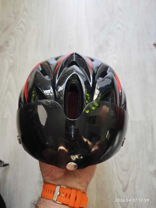 Casca bicicleta pentru vara cu 18 orificii ventilatie si viziera polarizata