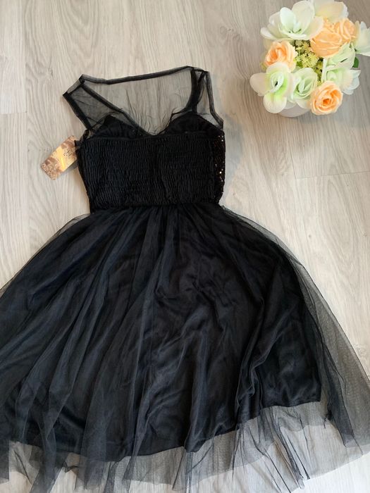 Продавам нови рокли