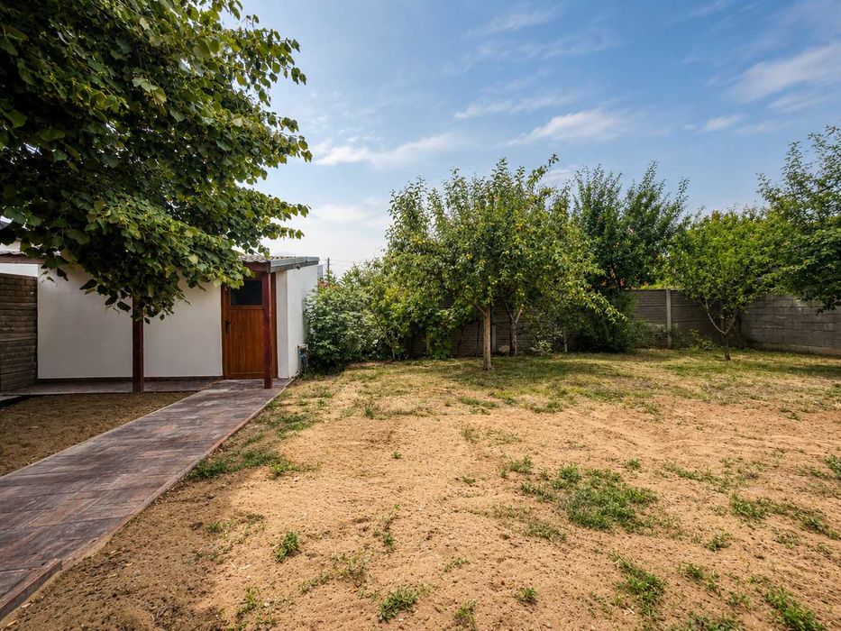 Proprietar vând casă individuală, 5 camere ,2 băi, teren 630 mp