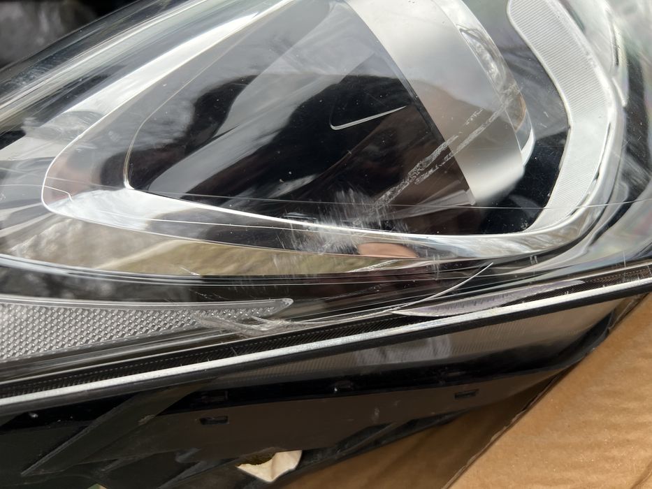 Hyundai Santa Fe - десен фар