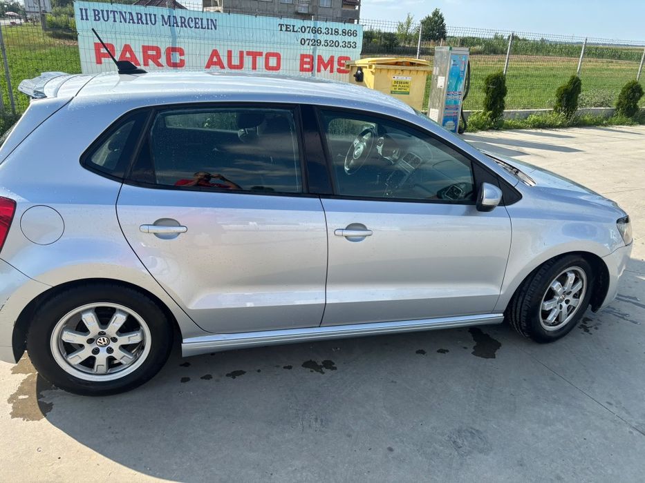VOLKSWAGEN Polo 2011 — imagine 3