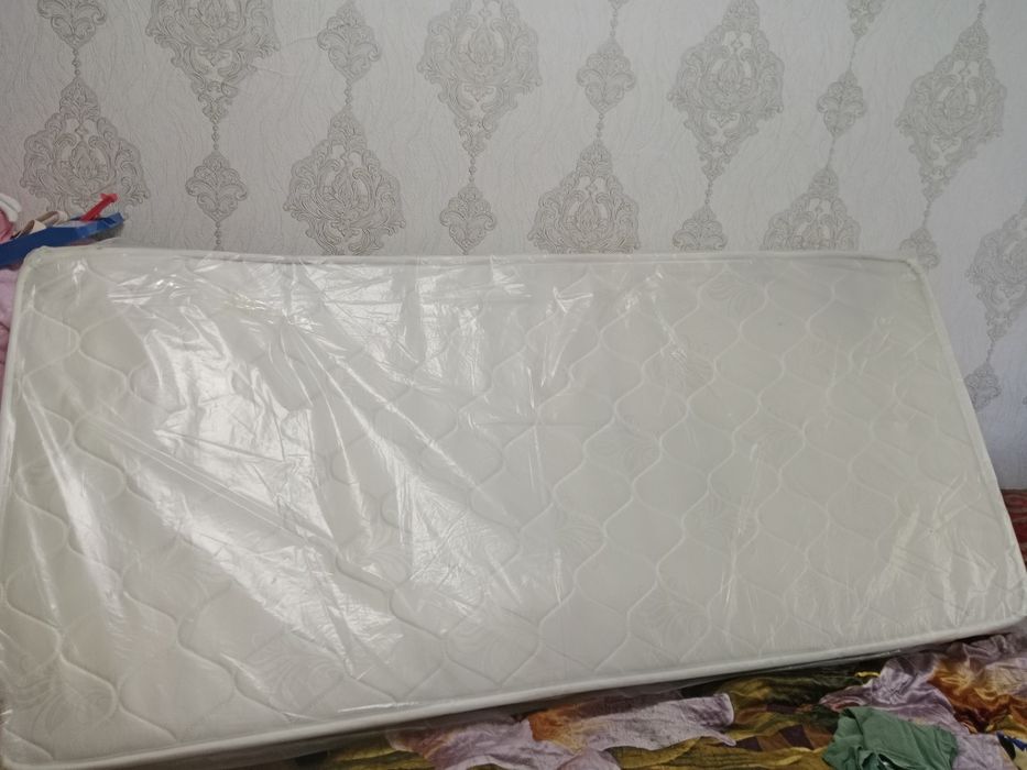 Продам матрас на кровать