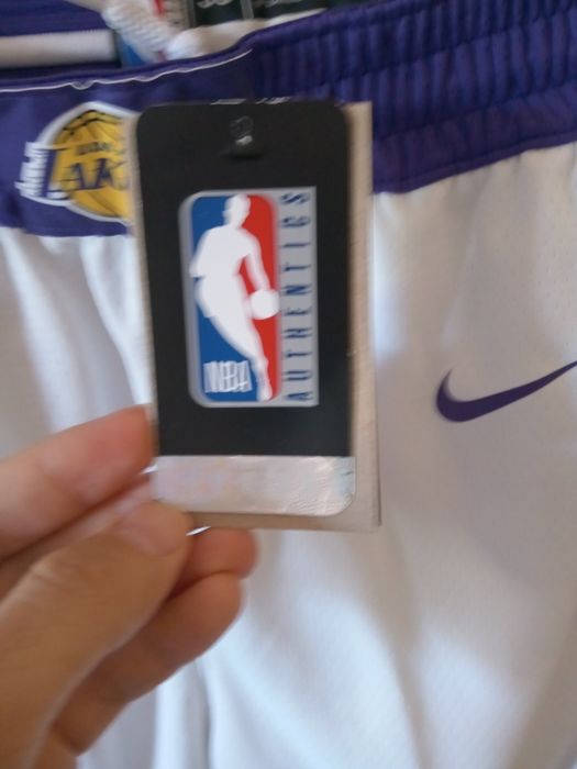 Pantaloni scurți Nike  NBA La Lakers mărimea S noi cu eticheta