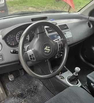Suzuki Swift 1.3, Benzina