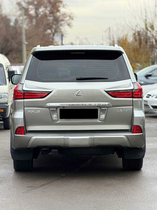 Sotuvda Lexus 570 avtomashinamiz