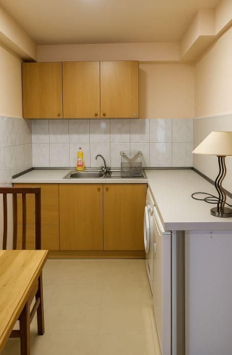 Дава се под наем Едностаен апартамент в Варна, Базар Левски - 40 кв.м за 300 € - Снимка #2