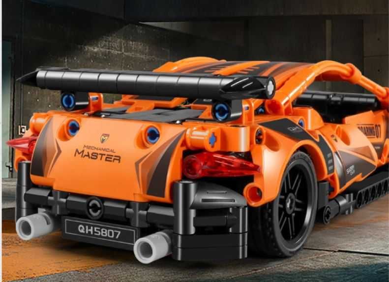 Машинки -это блочные конструкторы, по типу Лего с заводным механизмом.