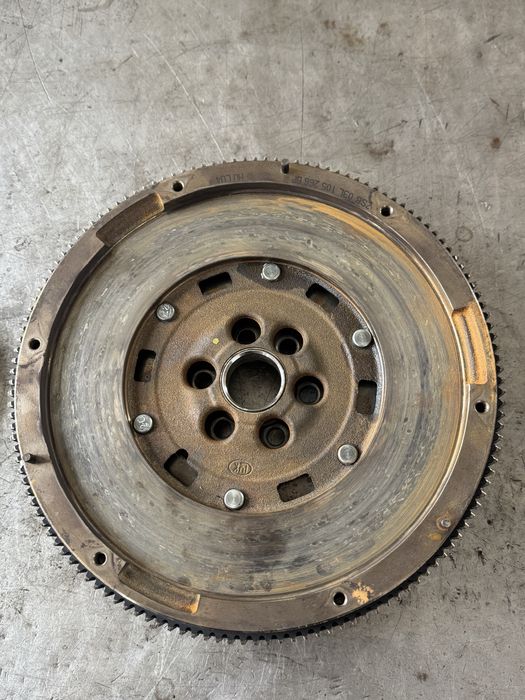 Оригинален комплект съединител LuK за VW T5 2.0 tdi 140 коня 2013г