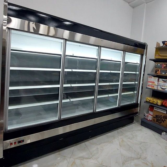 Акция !!! Продаются витриные холодильники.