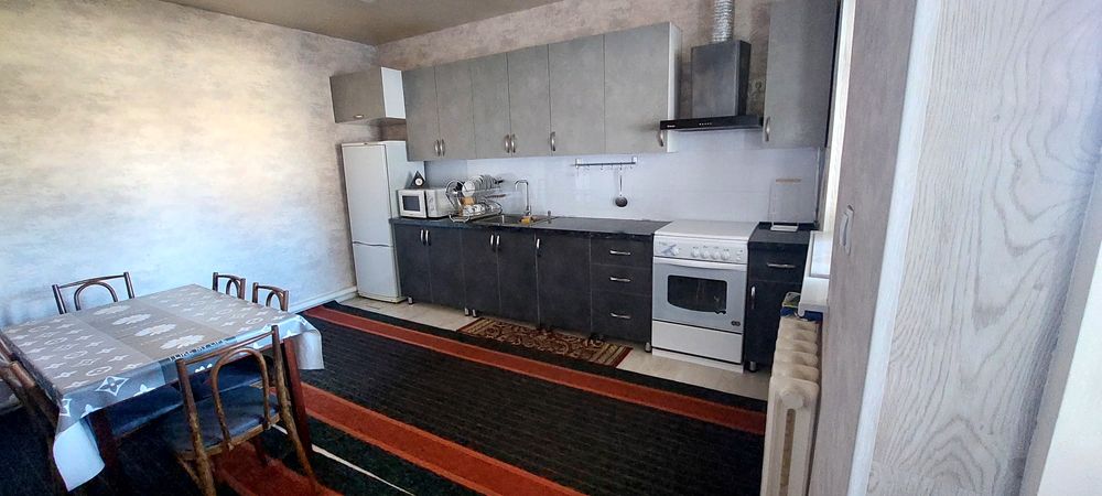 Uy sotiladi.Sabzavot mahallasida