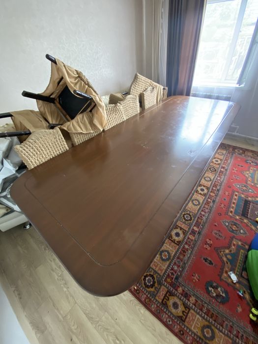 Стол из красного дуба