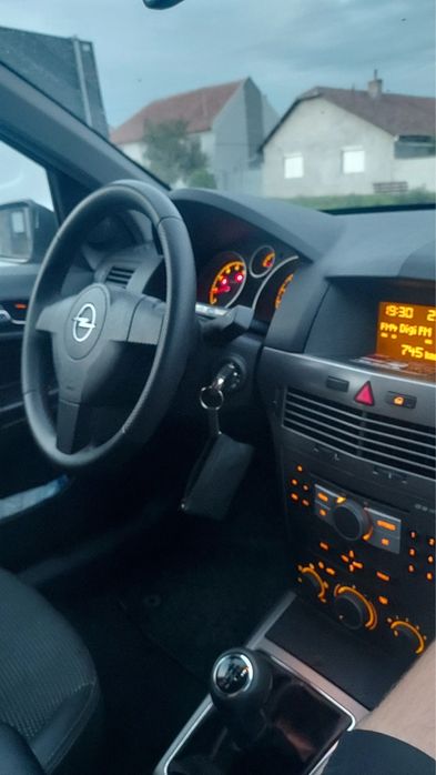 OPEL Astra 2004 — imagine 4