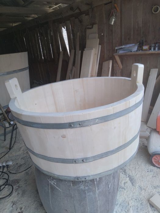 Ciubar din lemn de molid pentru baie