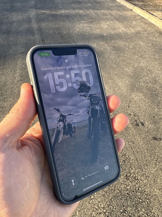 Продам Iphone 13