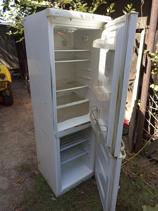 Холодильник Samsung двухкамерный ТОРГ