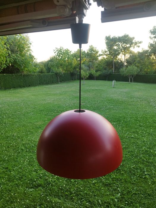 Продавам червени лампи полюлей