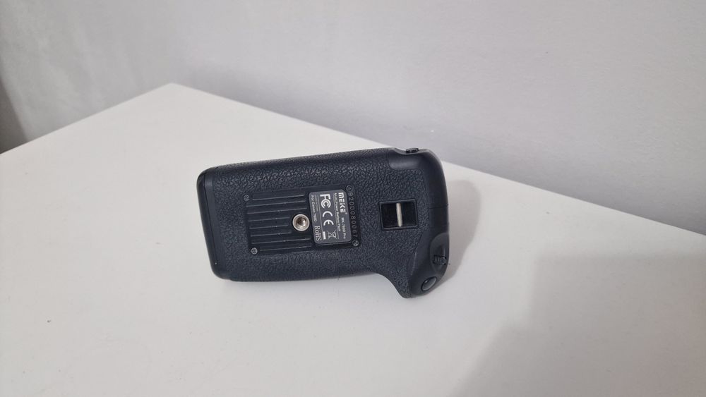 Grip Meike -  Canon 760d / 750 d cu telecomanda