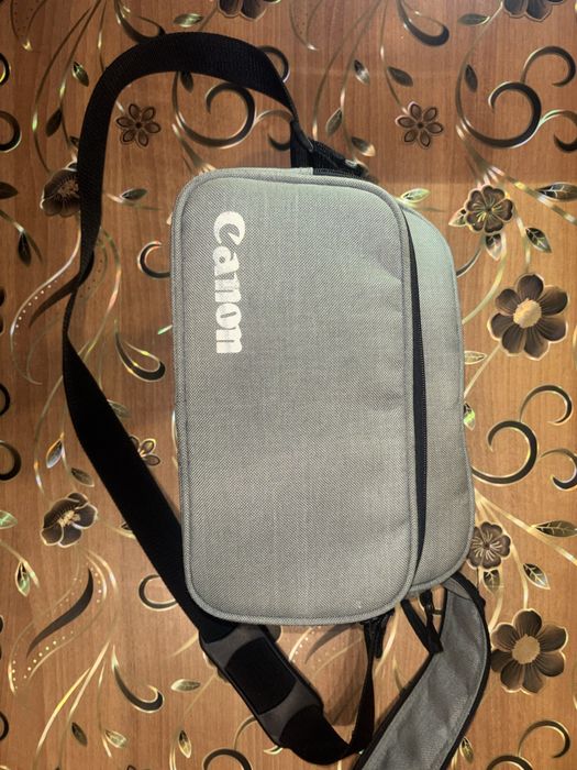 Canon EOS 800D – КАТО НОВ (4000 кадъра) + Обектив + Чанта + SD карта SanDisk Ultra A1 256GB