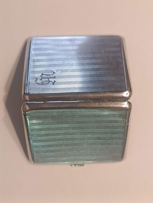 Сребърна табакера кутийка