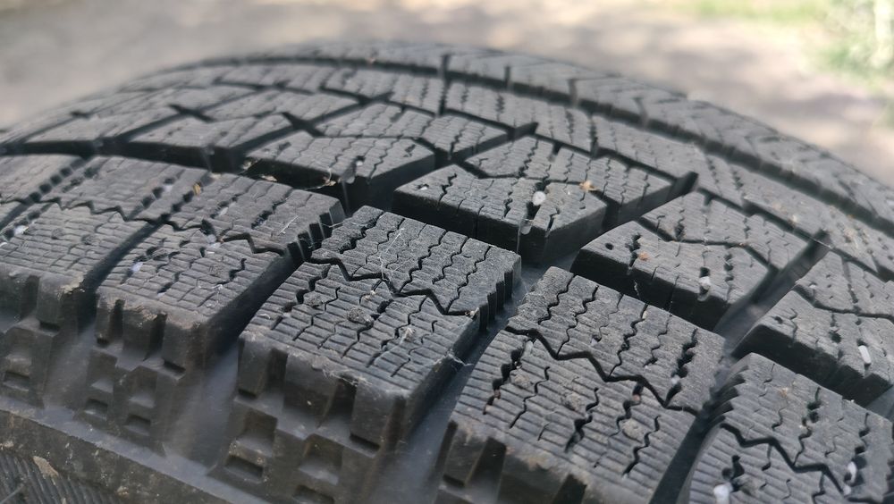 Bridgestone Blizzak VRX 185/60 R15 84S