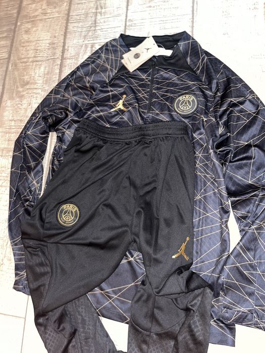 Tracksuit PSG auriu