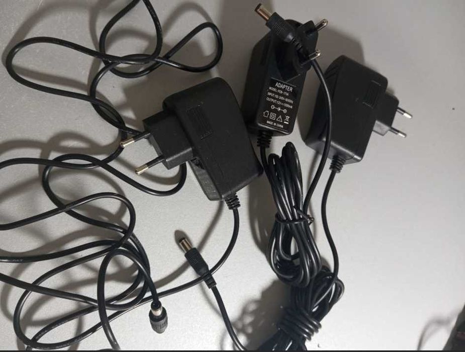 для приставки на телевизор - блок питания, адаптер