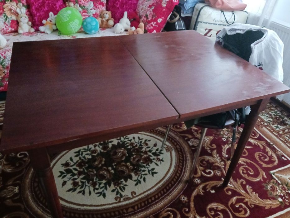 Masă de 12 persoane