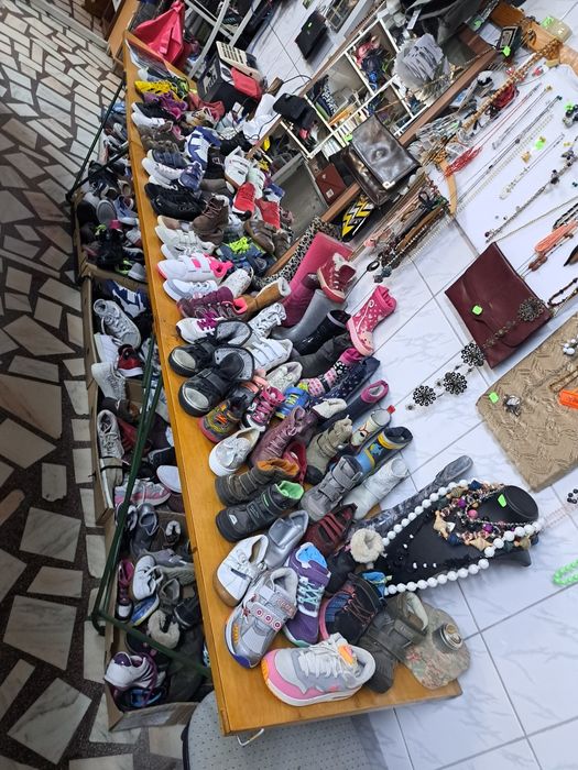 Adidași ,pantofi