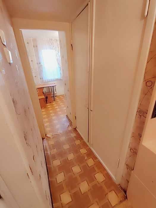 Продается 2-комн (6-67, 3 эт)