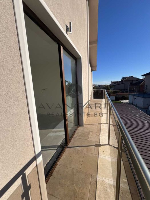 оф.24684 Самостоятелна двуетажна къща с акт 16 в Крумово