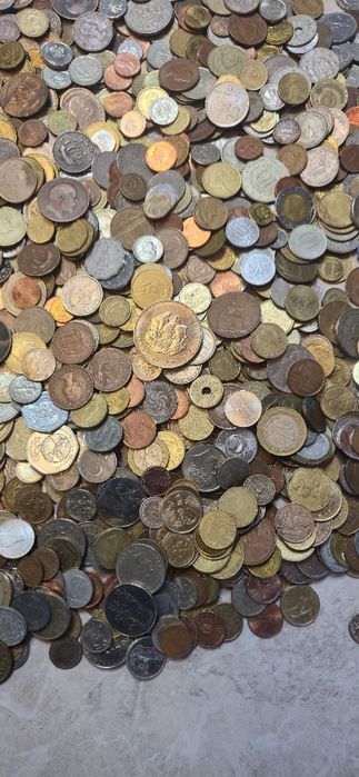 Монети от цял свят на кг