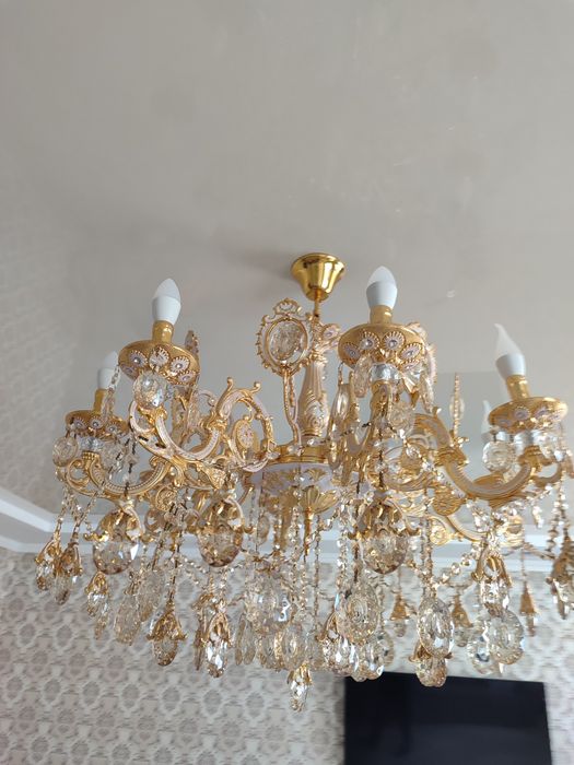 Продам люстру большая