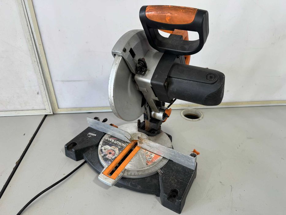 Циркуляр пендула - Evolution 1100W / 210mm