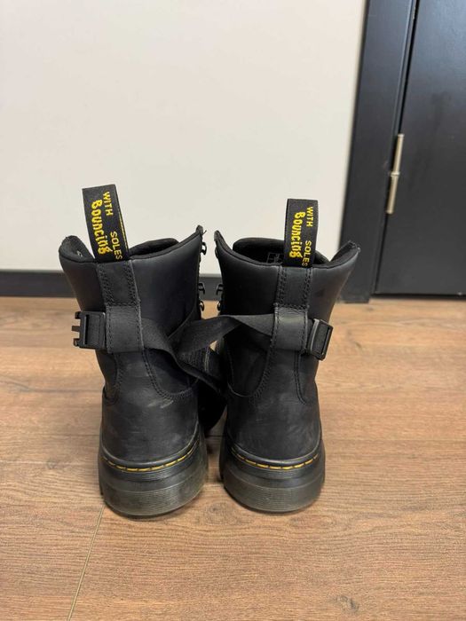 Обувки Dr. Martens