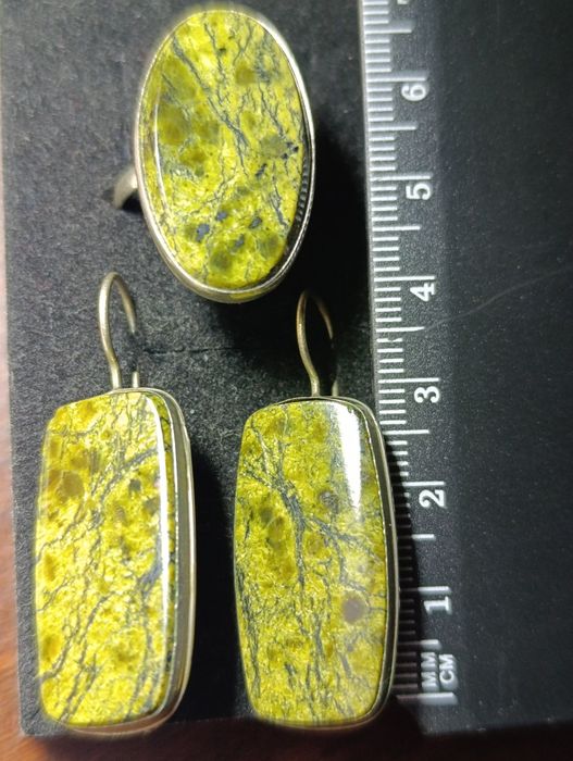 Серьги и кольцо. Мельхиор. Змеевик