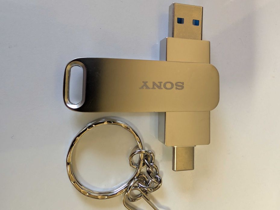 SONY 2TB USB 3.0 флаш памет