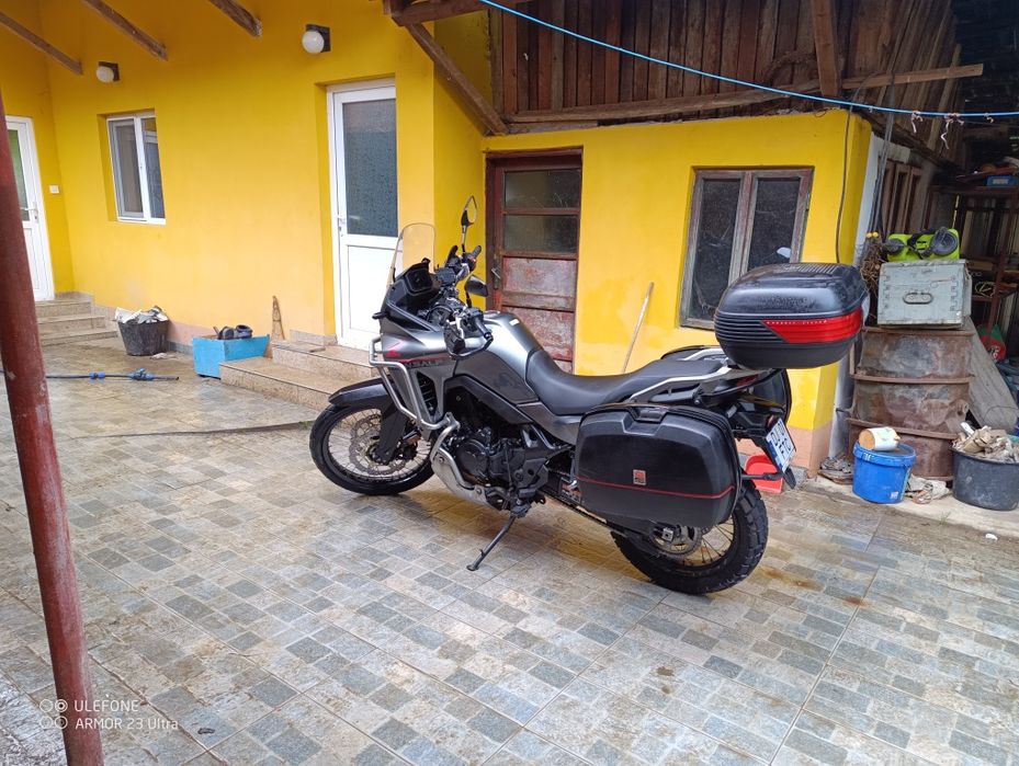 Honda Trasalp 750 anul 2023, 17000 km, manuală