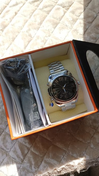 Часы наручные со встроенной видеокамерой. Новые