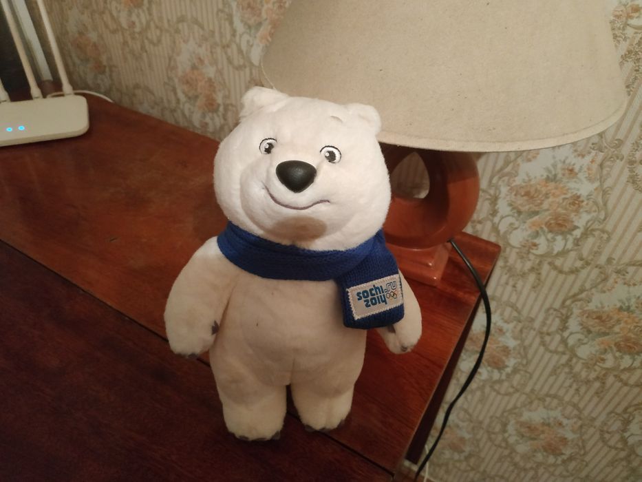 Продаю мягкую игрушку белый медвежонок олимпийский сочи2014