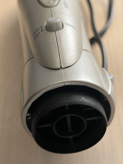 Foehn de voiaj Niky Clarke