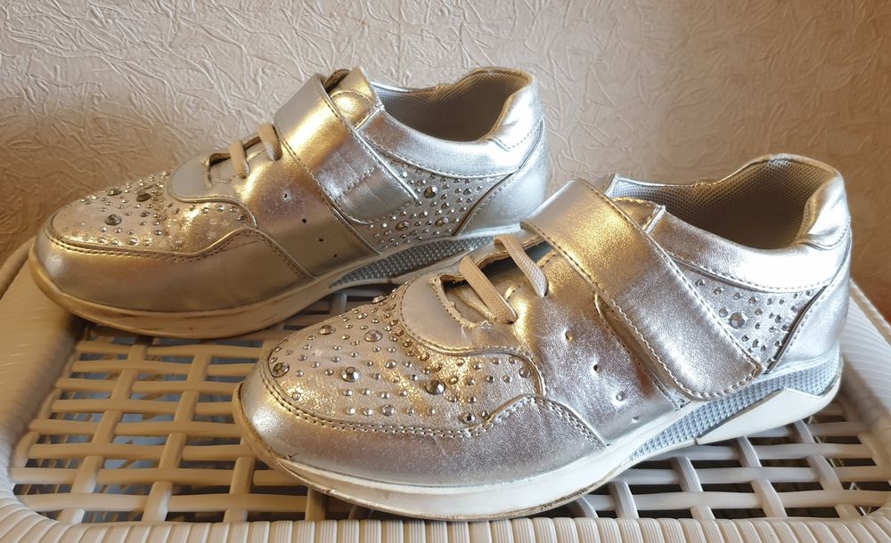 Кроссовки для девочки р.34