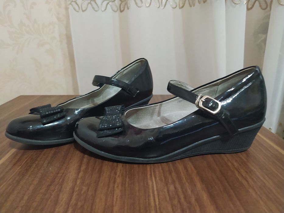 Продаются туфельки на девочку